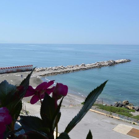 B&B Fronte Del Mare Σαλέρνο Εξωτερικό φωτογραφία