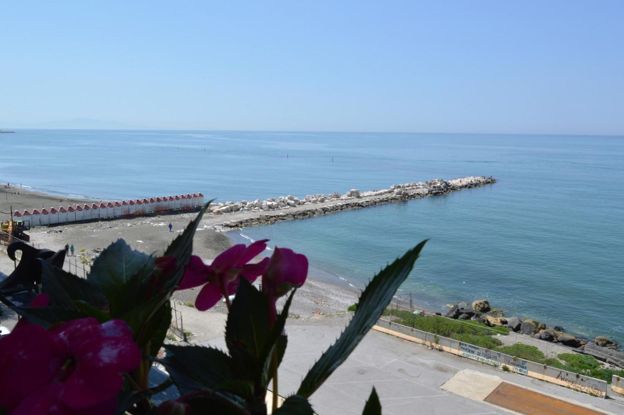 B&B Fronte Del Mare Σαλέρνο Εξωτερικό φωτογραφία